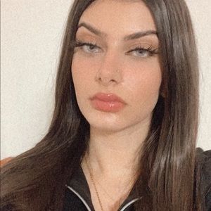 Meet your Posher, Noora